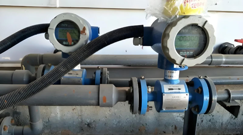 Medición de caudal volumétrico o másico Volume or mass flow measurement